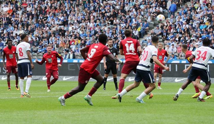 3 v l Marlon Ritter scores the goal to equalize 1 1 Sport Soccer Football DFL 2 Bundesliga Men 33 Matchday Season 2023 2024 11 05 2024 Hertha BSC Berlin vs 1 FC Kaiserslautern FCK DFL regulations prohibit any use of photographs as image sequences and or quasi video
