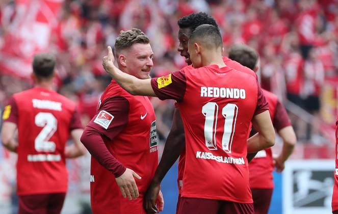 li Marlon Ritter cheers after 1 1 with Kenny Prince Redondo joy emotion jubilation sport soccer soccer DFL 2 Bundesliga men 33 matchday season 2023 2024 11 05 2024 Hertha BSC Berlin vs 1 FC Kaiserslautern FCK DFL regulations prohibit any use of photographs as image sequences and or quasi video