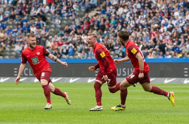 Soccer, Men, Season 2023 2024, 2 Bundesliga 33 Matchday , Hertha BSC 1 FC Kaiserslautern, f l Jean Zimmer Kaiserslautern , Marlon Ritter Kaiserslautern , Nikola Soldo Kaiserslautern , Celebration after goal to 1 1, 11 05 2024, Copyright: xSebastianxRäppold MatthiasxKochx