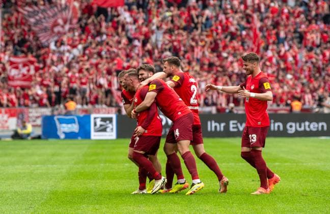 Soccer, Men, Season 2023 2024, 2 Bundesliga 33 Matchday , Hertha BSC 1 FC Kaiserslautern, f l Marlon Ritter Kaiserslautern , Nikola Soldo Kaiserslautern , Boris Tomiak Kaiserslautern , Jan Elvedi Kaiserslautern , Celebration after goal to 1 1, 11 05 2024, Copyright: xSebastianxRäppold MatthiasxKochx
