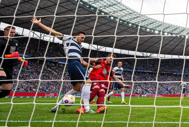 Soccer, Men, Season 2023 2024, 2 Bundesliga 33 Matchday , Hertha BSC 1 FC Kaiserslautern, Jan Elvedi Kaiserslautern fouls Haris Tabakovic Hertha BSC , there is a penalty for Hertha, which leads to 1 0, 11 05 2024, Copyright: xSebastianxRäppold MatthiasxKochx