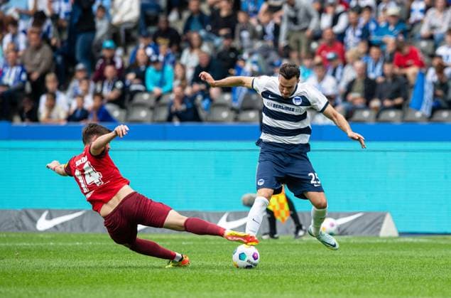 Soccer, Men, Season 2023 2024, 2 Bundesliga 33 Matchday , Hertha BSC 1 FC Kaiserslautern, v l Nikola Soldo Kaiserslautern , Haris Tabakovic Hertha BSC , 11 05 2024, Copyright: xSebastianxRäppold MatthiasxKochx
