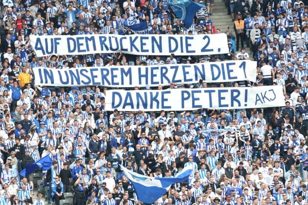 DEU, DFL, 2 FBL, Hertha BSC vs 1 FC Kaiserslautern, 11 05 2024, Berliner Olympiastadion, Berlin, DEU, DFL, 2 FBL, Hertha BSC vs 1 FC Kaiserslautern, im Bild Hertha BSC Fans, Peter Pekarik Hertha BSC Berlin 2 Spruchband DFL regulations prohibit any use of Photographs as image sequences and or quasi video Foto Juergen Engler nordphoto GmbH nordphotoxGmbHx xEngler nph00076