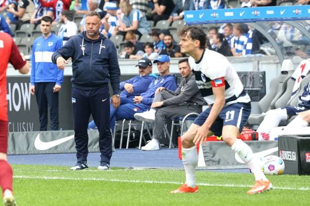 DEU, DFL, 2 FBL, Hertha BSC vs 1 FC Kaiserslautern, 11 05 2024, Berliner Olympiastadion, Berlin, DEU, DFL, 2 FBL, Hertha BSC vs 1 FC Kaiserslautern, im Bild Cheftrainer Pal Dardai Hertha BSC Berlin , Fabian Reese Hertha BSC Berlin 11 DFL regulations prohibit any use of Photographs as image sequences and or quasi video Foto Juergen Engler nordphoto GmbH nordphotoxGmbHx xEngler nph00076