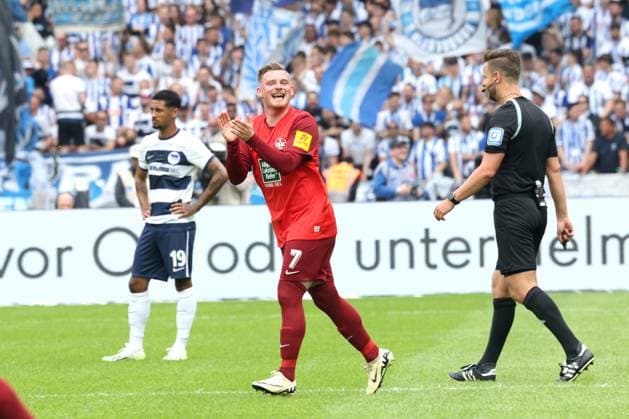 DEU, DFL, 2 FBL, Hertha BSC vs 1 FC Kaiserslautern, 11 05 2024, Berliner Olympiastadion, Berlin, DEU, DFL, 2 FBL, Hertha BSC vs 1 FC Kaiserslautern, im Bild 1 1 durch Marlon Ritter 1 FC Kaiserslautern 7 , , Jeremy Dudziak Hertha BSC Berlin 19 DFL regulations prohibit any use of Photographs as image sequences and or quasi video Foto Juergen Engler nordphoto GmbH nordphotoxGmbHx xEngler nph00076