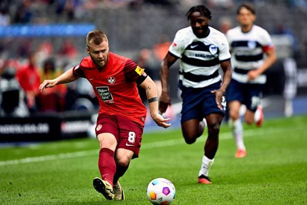 Jean Zimmer 1 FC Kaiserslautern, 08 , GER, Hertha BSC vs 1 FC Kaiserslautern, Soccer Men, 2 Bundesliga, Season 2023 2024, 33 Matchday, 11 05 2024 DFL REGULATIONS PROHIBIT ANY USE OF PHOTOGRAPHS AS IMAGE SEQUENCES AND OR QUASI VIDEO GER, Hertha BSC vs 1 FC Kaiserslautern, Soccer Men, 2 Bundesliga, Season 2023 2024, 33 Matchday, 11 05 2024 Berlin Copyright: xEibner-Pressefotox xClaudiusxRauchx EP_CRH