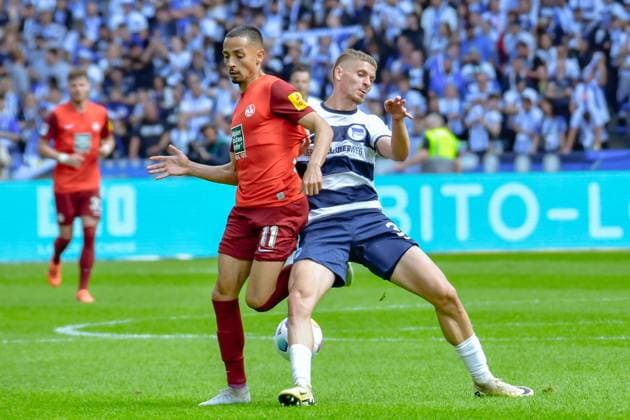 11 05 2024, xlakx, Fußball 2 Bundesliga, Hertha BSC Berlin 1 FC Kaiserslautern emspor, v l Kenny Prince Redondo 1 FC Kaiserslautern 11 ,Marton Dardai Hertha BSC 31 ,Zweikampf, Duell, Kampf, tackle DFL DFB REGULATIONS PROHIBIT ANY USE OF PHOTOGRAPHS as IMAGE SEQUENCES and or QUASI VIDEO Daniel Lakomski Jan Huebner Berlin