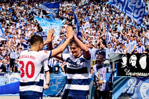 Fabian Reese Hertha BSC, 11 goal shot to 3 1, cheers, with Ibrahim Maza Hertha BSC, 30 , GER, Hertha BSC vs 1 FC Kaiserslautern, Soccer Men, 2 Bundesliga, Season 2023 2024, Matchday 33, 11 05 2024 DFL REGULATES PROHIBIT ANY USE OF PHOTOGRAPHS AS IMAGE SEQUENCES AND OR QUASI VIDEO GER, Hertha BSC vs 1 FC Kaiserslautern, Soccer men, 2 Bundesliga, Season 2023 2024, 33 Matchday, 11 05 2024 Berlin Copyright: xEibner-Pressefotox xClaudiusxRauchx EP_CRH