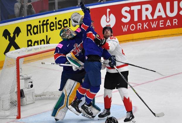May 11, 2024, Prague, Czech Republic: PIERRE LUC DUBOIS of Canada (80) in change and goalkeeper JAKSON WHISTLE (1) and SAM JONES (44) of Great Britain during the 2024 IIHF Ice hockey, Eishockey World Championship, WM, Weltmeisterschaft match between Great Britain and Canada at the O2 arena in Prag, Czech Republic, May 11, 2024. Prague Czech Republic - ZUMAr156 20240511_aap_r156_008 Copyright: xSlavekxRutax
