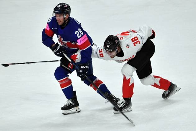 May 11, 2024, Prague, Czech Republic: BRANDON HAGEL of Canada (R) and BEN OÂ CONNOR of Great Britain (L) during the 2024 IIHF Ice hockey, Eishockey World Championship, WM, Weltmeisterschaft match between Great Britain and Canada at the O2 arena in Prag, Czech Republic, May 11, 2024. Prague Czech Republic - ZUMAr156 20240511_aap_r156_009 Copyright: xSlavekxRutax
