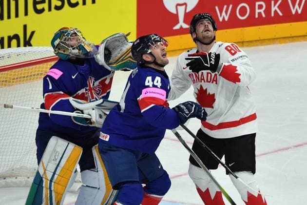 Sport Bilder des Tages May 11, 2024, Prague, Czech Republic: PIERRE LUC DUBOIS of Canada (80) in change and goalkeeper JAKSON WHISTLE (1) and SAM JONES (44) of Great Britain during the 2024 IIHF Ice hockey, Eishockey World Championship, WM, Weltmeisterschaft match between Great Britain and Canada at the O2 arena in Prag, Czech Republic, May 11, 2024. Prague Czech Republic - ZUMAr156 20240511_aap_r156_012 Copyright: xSlavekxRutax