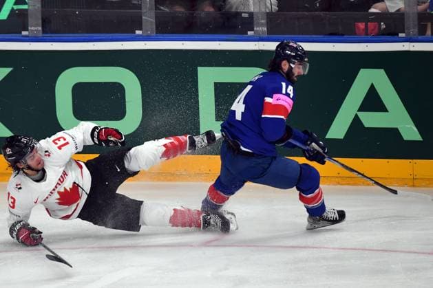 May 11, 2024, Prague, Czech Republic: BRANDON TANEV of Canada (13) and LIAM KIRK of Great Britain (14) during the 2024 IIHF Ice hockey, Eishockey World Championship, WM, Weltmeisterschaft match between Great Britain and Canada at the O2 arena in Prag, Czech Republic, May 11, 2024. Prague Czech Republic - ZUMAr156 20240511_aap_r156_016 Copyright: xSlavekxRutax