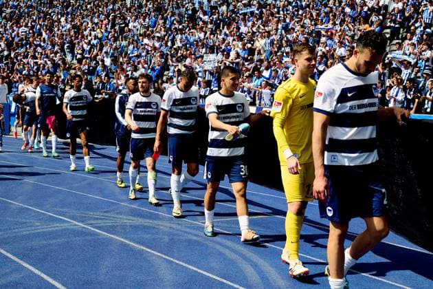 Hertha BSC celebrates victory, GER, Hertha BSC vs 1 FC Kaiserslautern, Soccer Men, 2 Bundesliga, Season 2023 2024, Matchday 33, 11 05 2024 DFL REGULATES PROHIBIT ANY USE OF PHOTOGRAPHS AS IMAGE SEQUENCES AND OR QUASI VIDEO GER, Hertha BSC vs 1 FC Kaiserslautern, Soccer Men, 2 Bundesliga, Season 2023 2024, Matchday 33, 11 05 2024 Berlin Copyright: xEibner-Pressefotox xClaudiusxRauchx EP_CRH