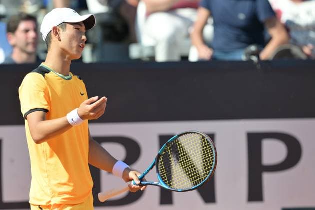 Juncheng Shang (CHN)Stefano Napolitano (ITA) during her match against Stefano Napolitano (ITA) at the Italian Open tennis tournament in Rome, Thursday, May 11, 2024.(Alfredo Falcone LaPresse)  Copyright: xAlfredoxFalcone LaPressex
