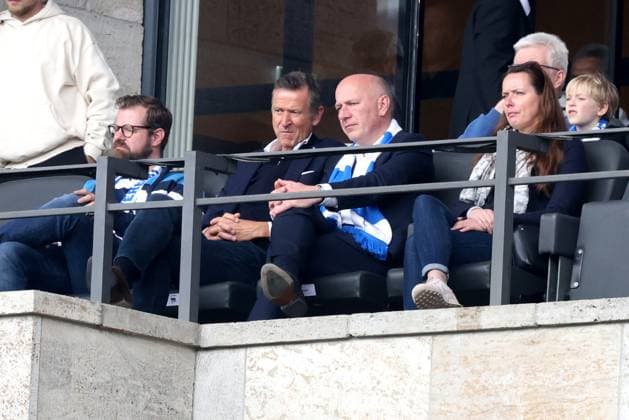 DEU, DFL, 2 FBL, Hertha BSC vs 1 FC Kaiserslautern, 11 05 2024, Berliner Olympiastadion, Berlin, DEU, DFL, 2 FBL, Hertha BSC vs 1 FC Kaiserslautern, in the picture Fabian Drescher Hertha BSC,Vize Praesident , Thomas Herrich Hertha Geschaeftsleitung , BvB Kai Wegner, Bernstein Witwe DFL regulations prohibit any use of Photographs as image sequences and or quasi video Foto Juergen Engler nordphoto GmbH nordphotoxGmbHx xEngler nph00076