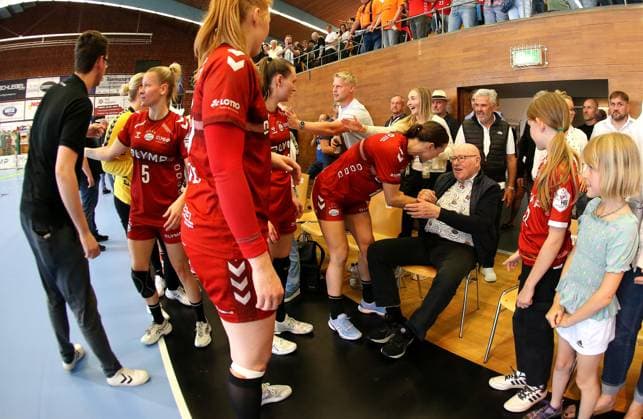 11 05 2024, Germany, Bietigheim, Handball 1 Bundesliga Women, SG BBM Bietigheim vs VfL Oldenburg, v l Inger Smits BBM , Eberhard Bezner BBM