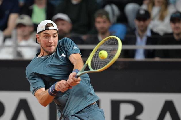 Jan-Lennard Struff (GER)during her match against Stefanos Tsitsipas (GRE) at the Italian Open tennis tournament in Rome, Thursday, May 11, 2024.(Alfredo Falcone LaPresse)  Copyright: xAlfredoxFalcone LaPressex