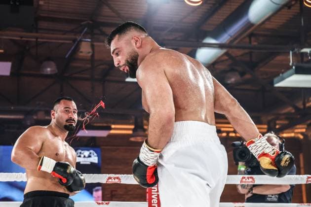 Sport Themen der Woche KW19 Sport Bilder des Tages Boxen: Universum Boxing Night 12, Köln, 11.05.2024 Hussein Muhamed (GER) - Ali Kiydin (GER) *** Boxing Universum Boxing Night 12, Cologne, 11 05 2024 Hussein Muhamed GER Ali Kiydin GER