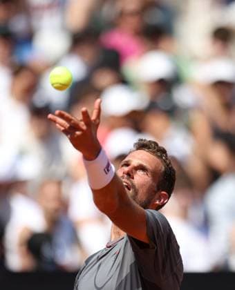 (240512) -- ROME, May 12, 2024 -- Stefano Napolitano of Italy serves during the men s singles 2nd round match against Shang Juncheng of China at Italian Open in Rome, Italy, May 11, 2024. ) (SP)ITALY-ROME-TENNIS ATP, Tennis Herren ITALIAN OPEN LixJing 