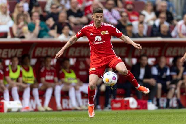 Robin GOSENS UB, mi am Ball, Einzelaktion Fussball 1 Bundesliga, 33 Spieltag, 1 FC Koeln Köln K 1 FC Union Berlin UB , Endstand 3 2 am 11 05 2024 im R h e i n E n e r g i e S T A D I O N in Koeln Deutschland DFL regulations prohibit any use of photographs as image sequences and or quasi video Â