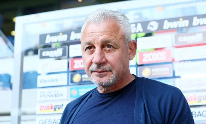 Duisburg, 12 05 2024, Wedaustadion, Soccer, 3 Liga, 37 Matchday , MSV Duisburg vs FC Erzgebirge Aue , In the picture Coach Pavel Dotchev, Erzgebirge Aue , For editorial use only Only editorial use , DFB DFL regulations prohibit any use of photographs as image sequences and or quasi video , Picture Point