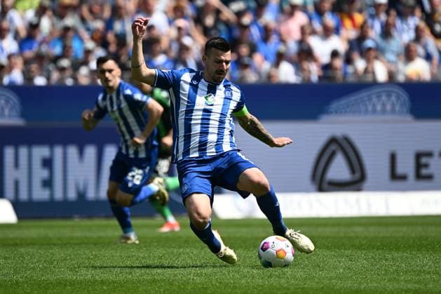 12 05 2024, xjhx, Soccer 2 Bundesliga, Karlsruher SC Hannover 96 emspor, v l Jerome Gondorf Karlsruher SC KSC DFL DFB REGULATIONS PROHIBIT ANY USE OF PHOTOGRAPHS as IMAGE SEQUENCES and or QUASI VIDEO Karlsruhe