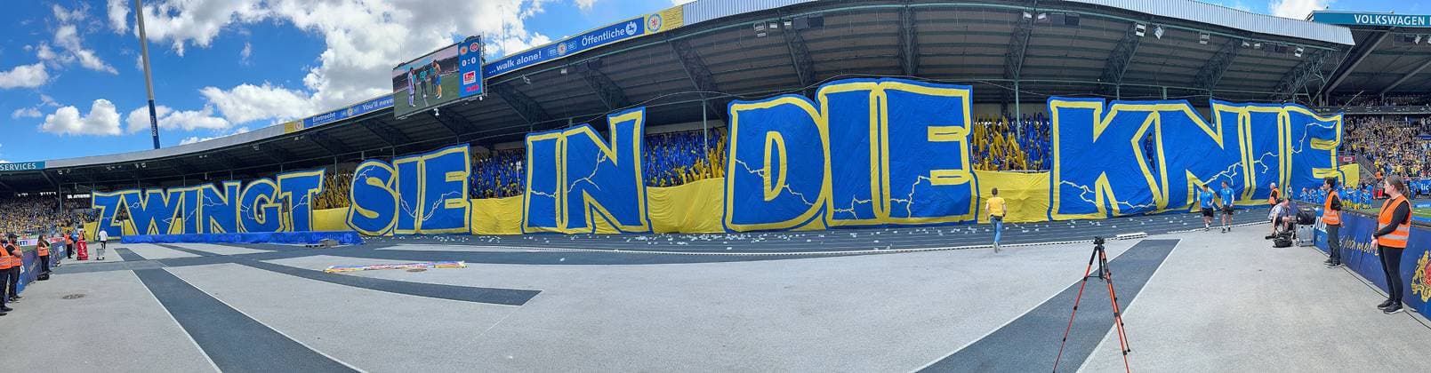 Eintracht Braunschweig vs SV Wehen Wiesbaden Braunschweig, 12 05 2024, Football, Season 23 24, 2 Bundesliga, 33 Matchday, Eintracht Braunschweig vs SV Wehen Wiesbaden, Picture shows fans of Eintracht in the south curve with choreography Choreo Zwingt SIe in die Knie Braunschweig
