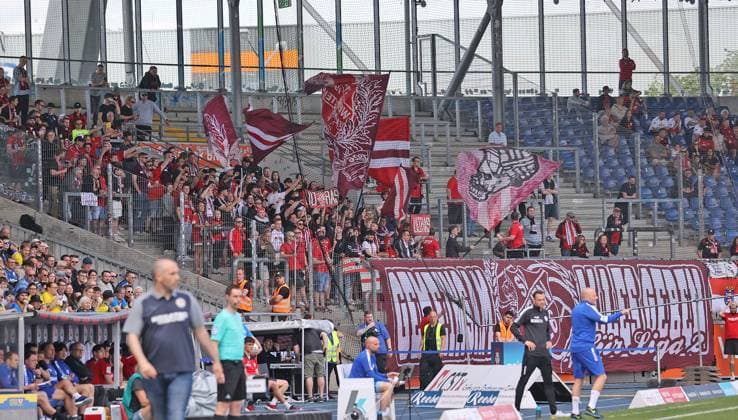 Eintracht Braunschweig vs SV Wehen Wiesbaden Braunschweig, 12 05 2024, Soccer, Season 23 24, 2 Bundesliga, Matchday 33, Eintracht Braunschweig vs SV Wehen Wiesbaden, Picture shows Wehen fans in the visitors curve Braunschweig