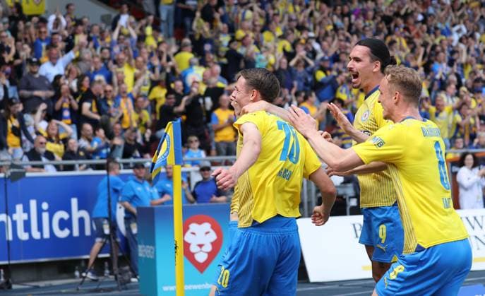 Eintracht Braunschweig vs SV Wehen Wiesbaden Braunschweig, 12 05 2024, Soccer, Season 23 24, 2 Bundesliga, Matchday 33, Eintracht Braunschweig vs SV Wehen Wiesbaden, Picture shows jubilation over the goal to 1 0 for Eintracht by Thorir Helgason BTSV, 20 Braunschweig