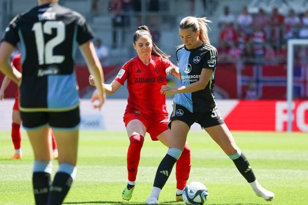 Sarah Zadrazil FC Bayern Muenchen, 25 in duel with Medina Desic 1 FC Nuernberg, 30 , FC Bayern Muenchen vs 1 FC Nuernberg, Soccer, Google Pixel Womens Bundesliga, Matchday 21, Season 2023 24, 12 05 2024, DFB REGULATES PROHIBIT ANY USE OF PHOTOGRAPHS AS IMAGE SEQUENCES, FC Bayern Muenchen vs 1 FC Nuernberg, Football, Google Pixel Womens Bundesliga, Matchday 21, Season 2023 24, 12 05 2024 Muenchen Copyright: xEibner-Pressefoto JennixMaulx EP_JML