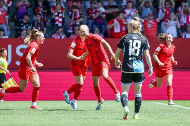 Goal celebration for the goal to 1 0 by Pernille Harder FC Bayern Muenchen, 21 , FC Bayern Muenchen vs 1 FC Nuernberg, Football, Google Pixel Womens Bundesliga, 21 Matchday, Season 2023 24, 12 05 2024, DFB REGULATIONS PROHIBIT ANY USE OF PHOTOGRAPHS AS IMAGE SEQUENCES, FC Bayern Muenchen vs 1 FC Nuernberg, Football, Google Pixel Womens Bundesliga, 21 Matchday, Season 2023 24, 12 05 2024 Muenchen Copyright: xEibner-Pressefoto JennixMaulx EP_JML