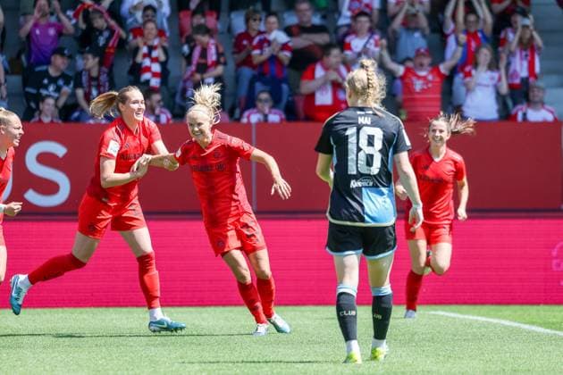 Goal celebration for the goal to 1 0 by Pernille Harder FC Bayern Muenchen, 21 , FC Bayern Muenchen vs 1 FC Nuernberg, Football, Google Pixel Womens Bundesliga, 21 Matchday, Season 2023 24, 12 05 2024, DFB REGULATIONS PROHIBIT ANY USE OF PHOTOGRAPHS AS IMAGE SEQUENCES, FC Bayern Muenchen vs 1 FC Nuernberg, Football, Google Pixel Womens Bundesliga, 21 Matchday, Season 2023 24, 12 05 2024 Muenchen Copyright: xEibner-Pressefoto JennixMaulx EP_JML