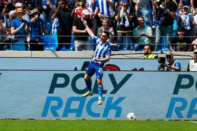 Paul Nebel Karlsruher SC, 26 cheers after his goal to 1 1, Emotion, joy, enthusiasm GER, Karlsruher SC KSC vs Hannover 96 H96 , Football, Men, Men, 2 Bundesliga, 33 Matchday, Season 2023 2024, 12 05 2024 DFL DFB REGULATIONS PROHIBIT ANY USE OF PHOTOGRAPHS AS IMAGE SEQUENCES AND OR QUASI VIDEO GER, Karlsruher SC KSC vs Hannover 96 H96 , Football, Men, Men, 2 Bundesliga, 33 Matchday, Season 2023 2024, 12 05 2024 Karlsruhe Copyright: xEibnerxPressefoto OliverxSchmidtx EP_OST