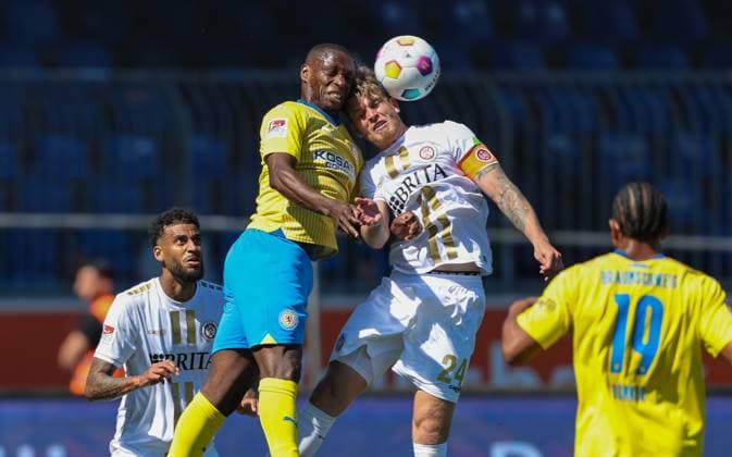 Soccer 2 BL Eintracht Braunschweig SV Wehen Wiesbaden 12 05 24, Anthony Ujah Eintracht , Marcus Mathisen SVWW ,