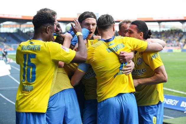 Goalscorer Thorir Johann Helgason Eintracht Braunschweig,20 scores to 1 0 2 Soccer Bundesliga Season 2023 2024 Eintracht Braunschweig vs SV Wehen Wiesbaden at Eintracht Stadion in Braunschweig Action,Soccer,Man,Men,Germany,12 05 2024