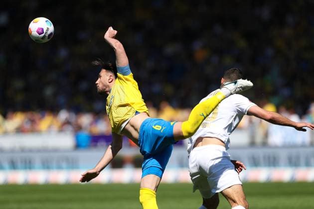 Ermin Bicakcic Eintracht Braunschweig,6 2 Soccer Bundesliga Season 2023 2024 Eintracht Braunschweig vs SV Wehen Wiesbaden at Eintracht Stadion in Braunschweig Action,Soccer,Man,Men,Germany,12 05 2024
