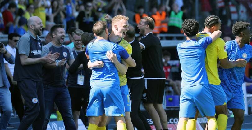 Eintracht Braunschweig vs SV Wehen Wiesbaden Braunschweig, 12 05 2024, Soccer, Season 23 24, 2 Bundesliga, Matchday 33, Eintracht Braunschweig vs SV Wehen Wiesbaden, Picture shows jubilation at Eintracht after the final whistle Braunschweig