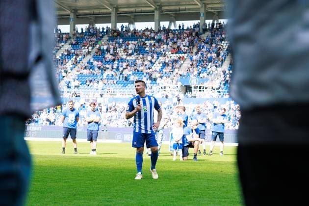 Farewell Jerome Gondorf Karlsruher SC, 08 , positive emotions GER, Karlsruher SC KSC vs Hannover 96 H96 , Football, Men, Men, 2 Bundesliga, 33 Matchday, Season 2023 2024, 12 05 2024 DFL DFB REGULATIONS PROHIBIT ANY USE OF PHOTOGRAPHS AS IMAGE SEQUENCES AND OR QUASI VIDEO GER, Karlsruher SC KSC vs Hannover 96 H96 , Football, Men, Men, 2 Bundesliga, 33 Matchday, Season 2023 2024, 12 05 2024 Karlsruhe Copyright: xEibnerxPressefoto OliverxSchmidtx EP_OST