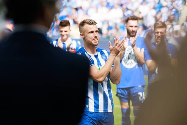 Farewell Marco Thiede Karlsruher SC, 21 , positive emotions GER, Karlsruher SC KSC vs Hannover 96 H96 , Football, Men, Men, 2 Bundesliga, 33 Matchday, Season 2023 2024, 12 05 2024 DFL DFB REGULATIONS PROHIBIT ANY USE OF PHOTOGRAPHS AS IMAGE SEQUENCES AND OR QUASI VIDEO GER, Karlsruher SC KSC vs Hannover 96 H96 , Football, Men, Men, 2 Bundesliga, 33 Matchday, Season 2023 2024, 12 05 2024 Karlsruhe Copyright: xEibnerxPressefoto OliverxSchmidtx EP_OST