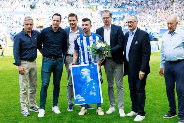 Farewell Jerome Gondorf Karlsruher SC, 08 , positive emotions GER, Karlsruher SC KSC vs Hannover 96 H96 , Football, Men, Men, 2 Bundesliga, 33 Matchday, Season 2023 2024, 12 05 2024 DFL DFB REGULATIONS PROHIBIT ANY USE OF PHOTOGRAPHS AS IMAGE SEQUENCES AND OR QUASI VIDEO GER, Karlsruher SC KSC vs Hannover 96 H96 , Football, Men, Men, 2 Bundesliga, 33 Matchday, Season 2023 2024, 12 05 2024 Karlsruhe Copyright: xEibnerxPressefoto OliverxSchmidtx EP_OST