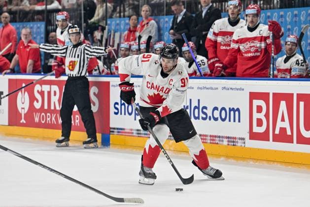 PRAGUE, CZECH REPUBLIC MAY 12 John Tavares of Canada in action during the preliminary round match between Denmark and Canada at Prague Arena on May 12, 2024 in Prague, Czech Republic Prague Prague Arena Czech Republic Copyright: xJustPictures.ch AndreaxBrancax jp-en-EuSpIm-AB_12052024_AAB_0624