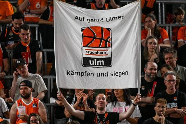 GER, BBL, ratiopharm Ulm vs EWE Baskets Oldenburg 09 05 2024, ratiopharm arena, Neu Ulm, GER, BBL, ratiopharm Ulm vs EWE Baskets Oldenburg, in the picture Ulm fan with a banner Auf gehts Ulmer kaempfen und siegen nordphotoxGmbHx xHafner nph00200
