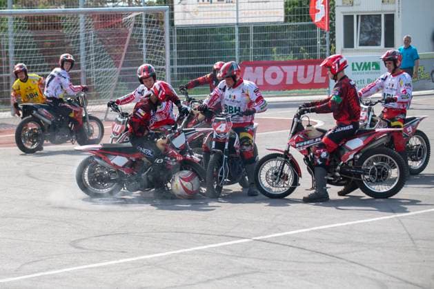 Halle, Germany 13 April 2024 Motoball Bundesliga Nord 2023 2024 1 MBC 70 90 Halle Neustadt vs MSC Jarmen from left in duel Miguel Gomez Jarmen ,Enroco Wochatz Halle ,Til Schumann Jarmen and Hardy Kick Jarmen Motoball Stadium Sachsen Anhalt Copyright: xFotostandx xBallaschx