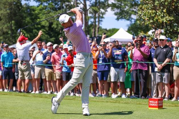 CHARLOTTE, NC - MAY 12: Rory McIlroy tees off on the 8th hole during the final round of the Wells Fargo Championship at Quail Hollow Club on May 12, 2024 in Charlotte, North Carolina. (Photo by David Jensen Icon Sportswire) GOLF: MAY 12 PGA, Golf Herren Wells Fargo Championship EDITORIAL USE ONLY Icon240512012