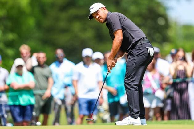 CHARLOTTE, NC - MAY 12: Xander Schauffele putts the ball on the first green during the final round of the Wells Fargo Championship at Quail Hollow Club on May 12, 2024 in Charlotte, North Carolina. (Photo by David Jensen Icon Sportswire) GOLF: MAY 12 PGA, Golf Herren Wells Fargo Championship EDITORIAL USE ONLY Icon240512017