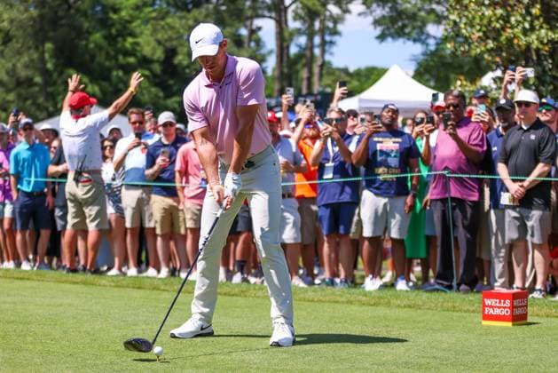 CHARLOTTE, NC - MAY 12: Rory McIlroy tees off on the 8th hole during the final round of the Wells Fargo Championship at Quail Hollow Club on May 12, 2024 in Charlotte, North Carolina. (Photo by David Jensen Icon Sportswire) GOLF: MAY 12 PGA, Golf Herren Wells Fargo Championship EDITORIAL USE ONLY Icon240512025