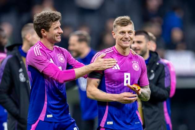 Soccer national team, season 2023 2024, international match Germany Netherlands on 26 03 24 at the Deutsche Bank Park in Frankfurt Hesse Germanys Thomas Müller l jokes with Toni Kroos DFB REGULATIONS PROHIBIT ANY USE OF PHOTOGRAPHS AS IMAGE SEQUENCES AND OR QUASI VIDEO Copyright: xKirchner DavidxInderliedx
