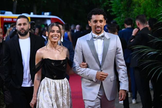 Marquinhos ( PSG ) and his wife attend the UNFP Trophy Awards 2024 at Pavillon d Armenonville on May 13, 2024 in Paris, France. ( Photo by federico pestellini panoramic ) - FOOTBALL : Tapis rouge des Trophees UNFP - Paris - 13 05 2024 FedericoPestellini Panoramic 
