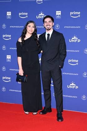 Vitinha Vitor Machado ( PSG ) and his wifeattend the UNFP Trophy Awards 2024 at Pavillon d Armenonville on May 13, 2024 in Paris, France. ( Photo by federico pestellini panoramic ) - FOOTBALL : Tapis rouge des Trophees UNFP - Paris - 13 05 2024 FedericoPestellini Panoramic 