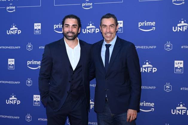 Yoann Huget and Robert Pires attends the UNFP Trophy Awards 2024 at Pavillon d Armenonville on May 13, 2024 in Paris, France. ( Photo by federico pestellini panoramic ) - FOOTBALL : Tapis rouge des Trophees UNFP - Paris - 13 05 2024 FedericoPestellini Panoramic 